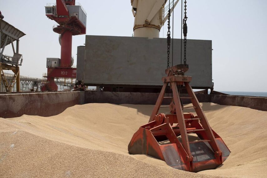 З портів Одеси за місяць експортовано близько 2 мільйонів тонн зерна