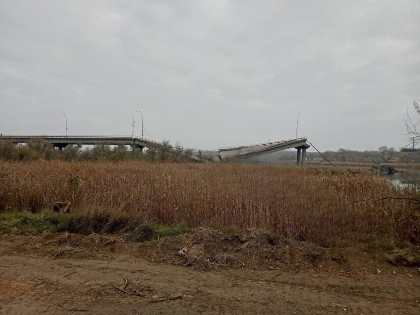 Щоб пригальмувати натиск ЗСУ: окупанти підірвали 5 мостів на Херсонщині — Сергій Хлань